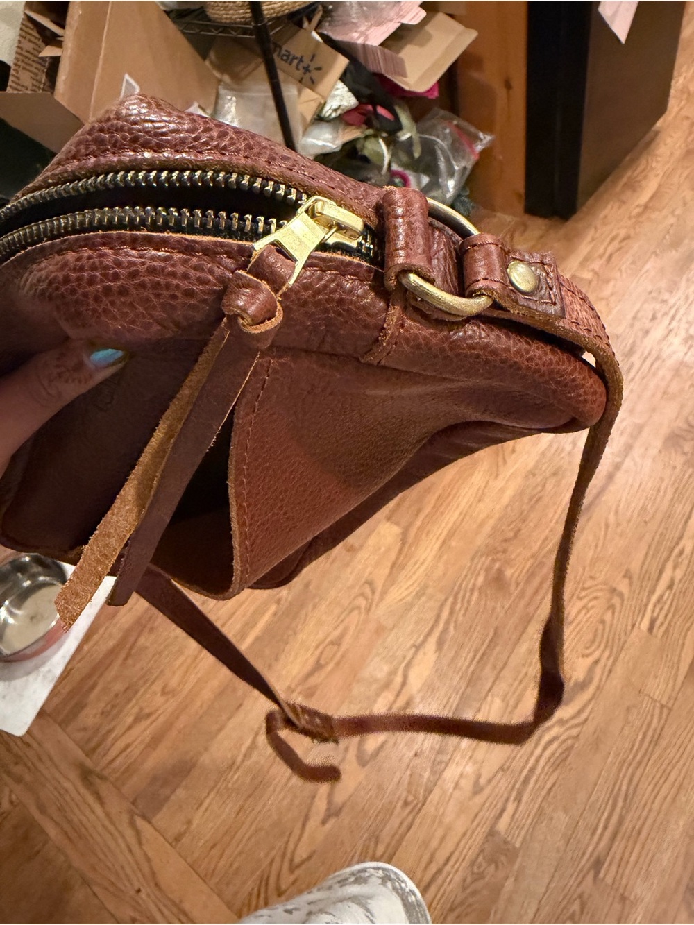 Portland Leather Chestnut Brown Large Crossbody Camera Bag - Picture 5 of 9